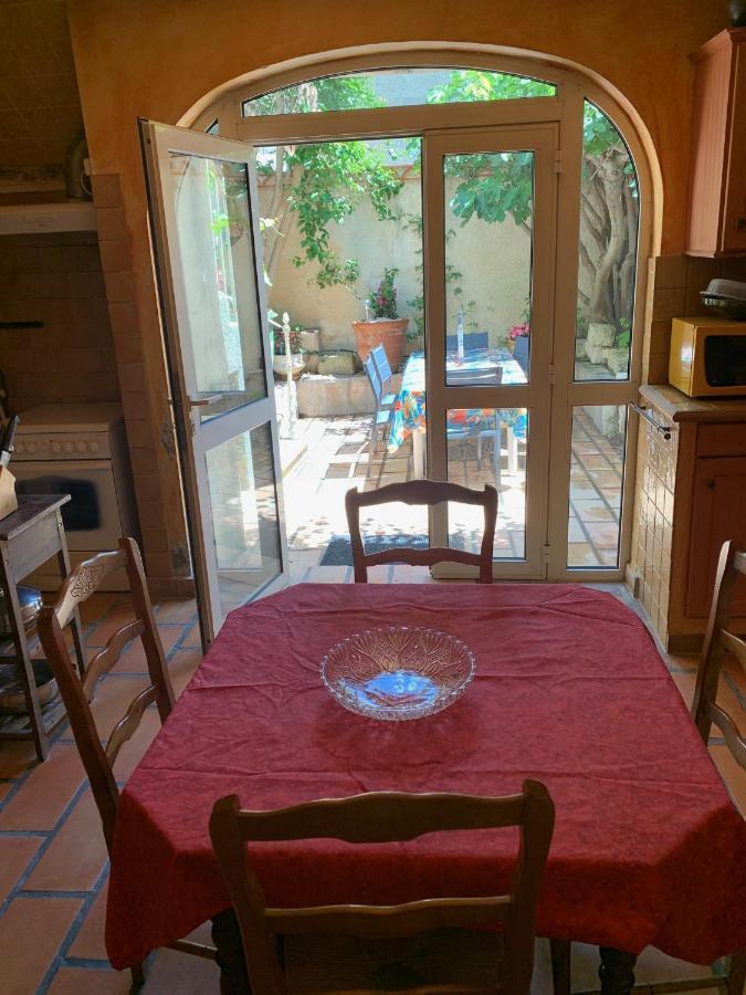 La Maison Sur La Place Aigues-Mortes Zewnętrze zdjęcie